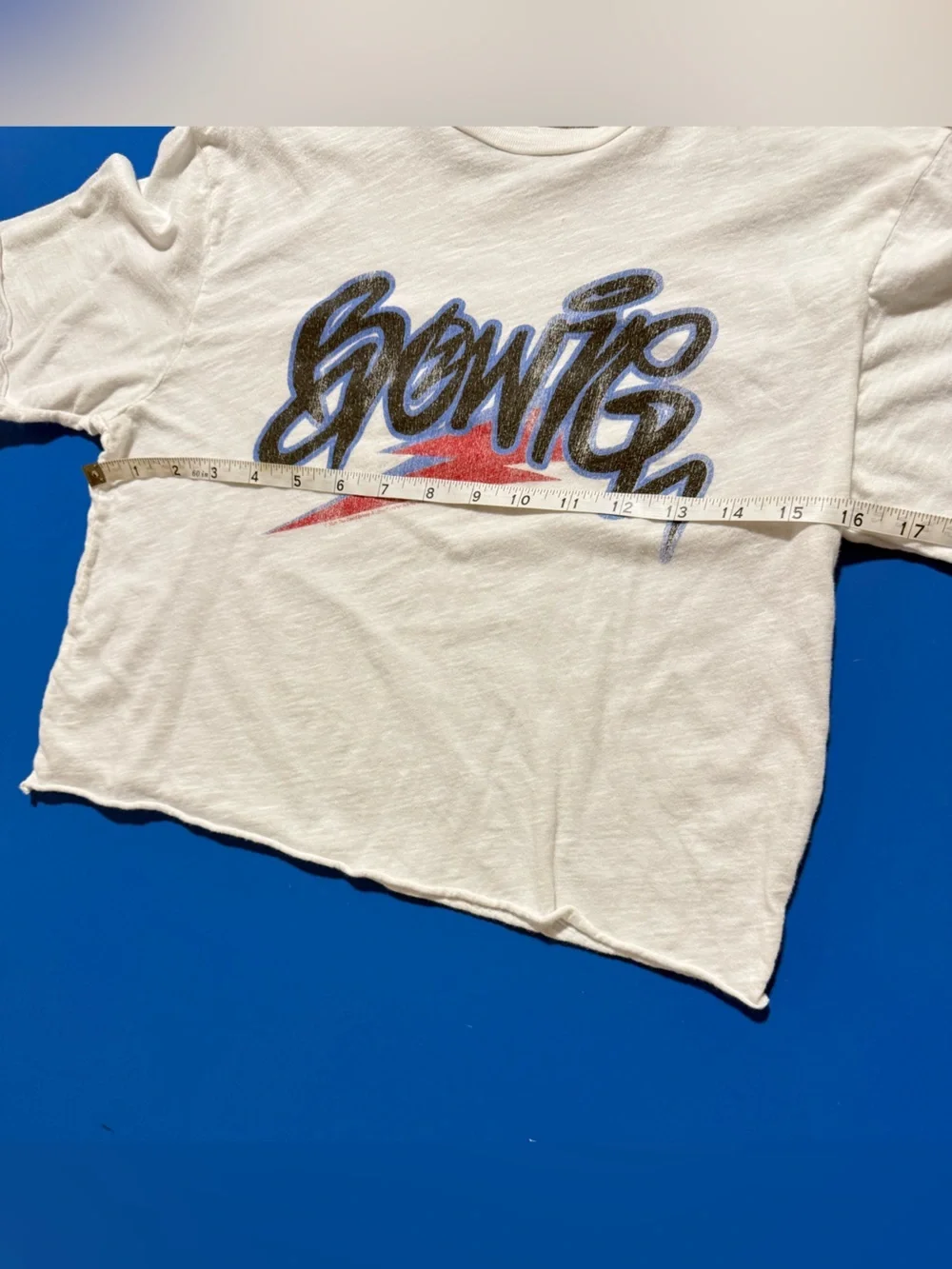 Original Retro Brand White Crop Bowie Tee. Size L=14/16. Like New.